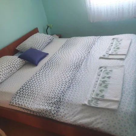 Bed & Breakfast Kod Zore, Restoran I Prenociste Martin Brod